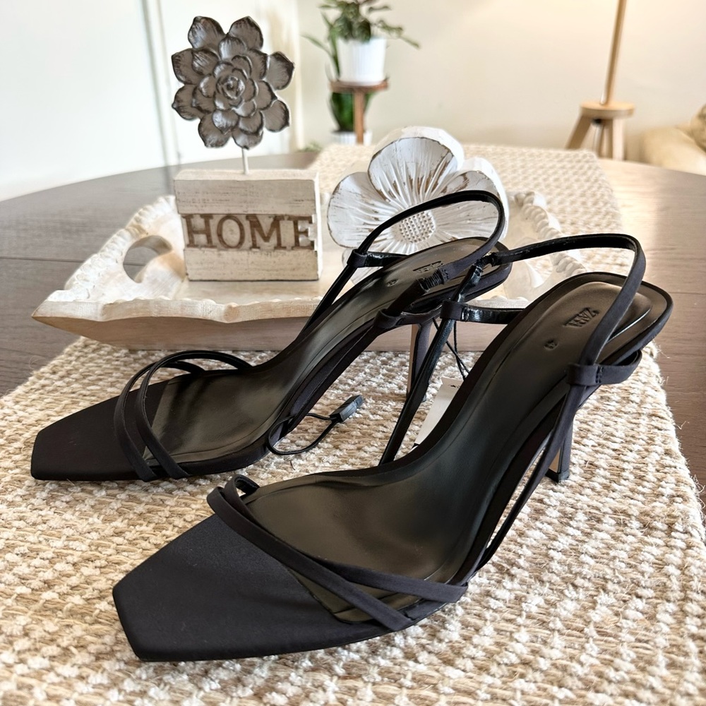 ZARA SANDALS. Size 41/10.